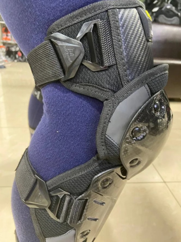 Ones Again Наколенники Carbon Fiber Force в Екатеринбурге